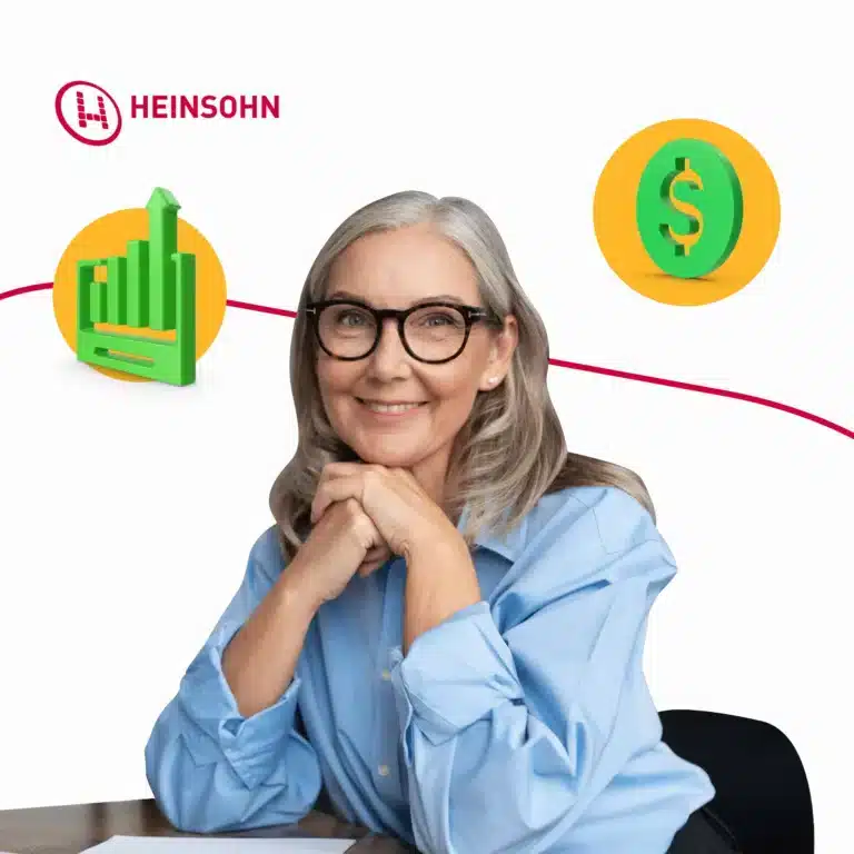 mujer de edad sonriendo